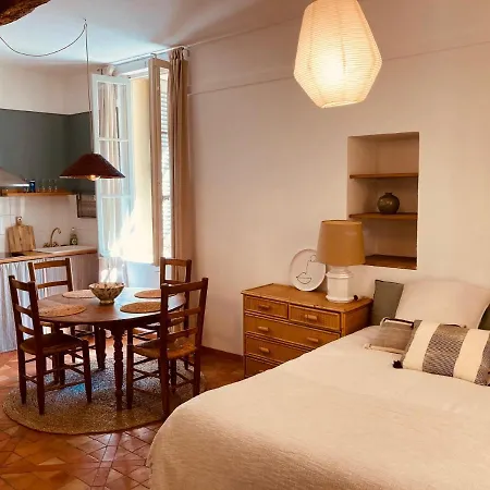 De Charme Au Coeur Du Vieux Aix. *