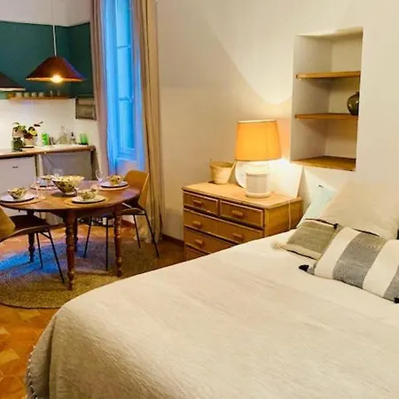 Apartment De Charme Au Coeur Du Vieux Aix. Aix-en-Provence
