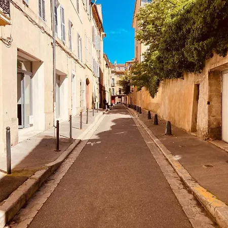 De Charme Au Coeur Du Vieux Aix. Apartment